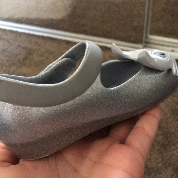 NEW Mini Melissa silver cat shoes. - Picture 4 of 4